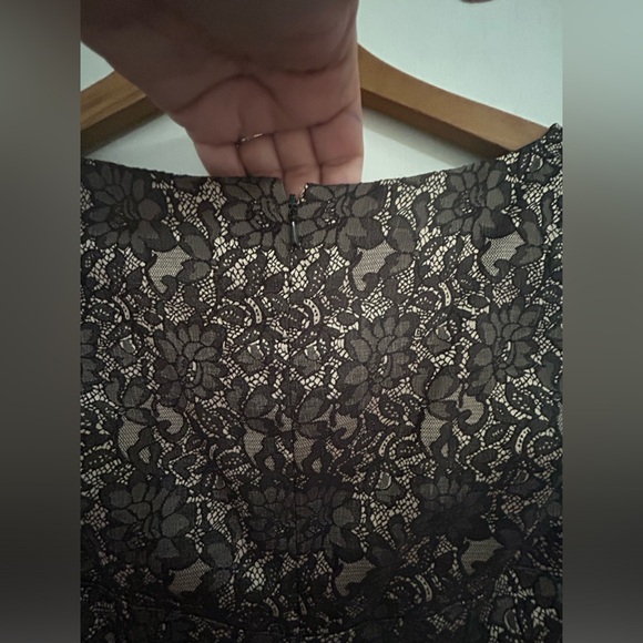 Adrianna Papell size 10 black and gold formal dress w/ flattering waist … - Picture 10 of 11